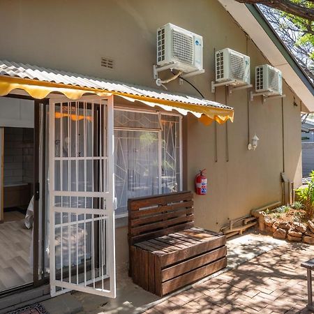 Cosy Cottages Guesthouse Potchefstroom Exteriör bild