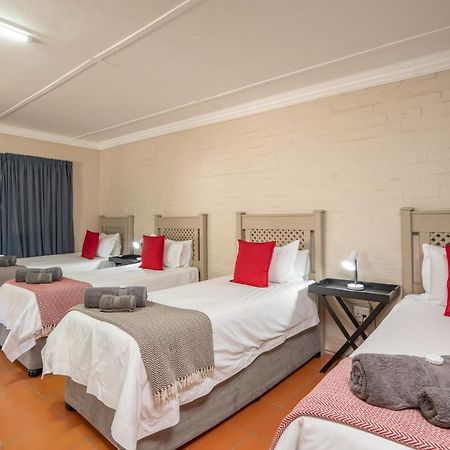 Cosy Cottages Guesthouse Potchefstroom Exteriör bild