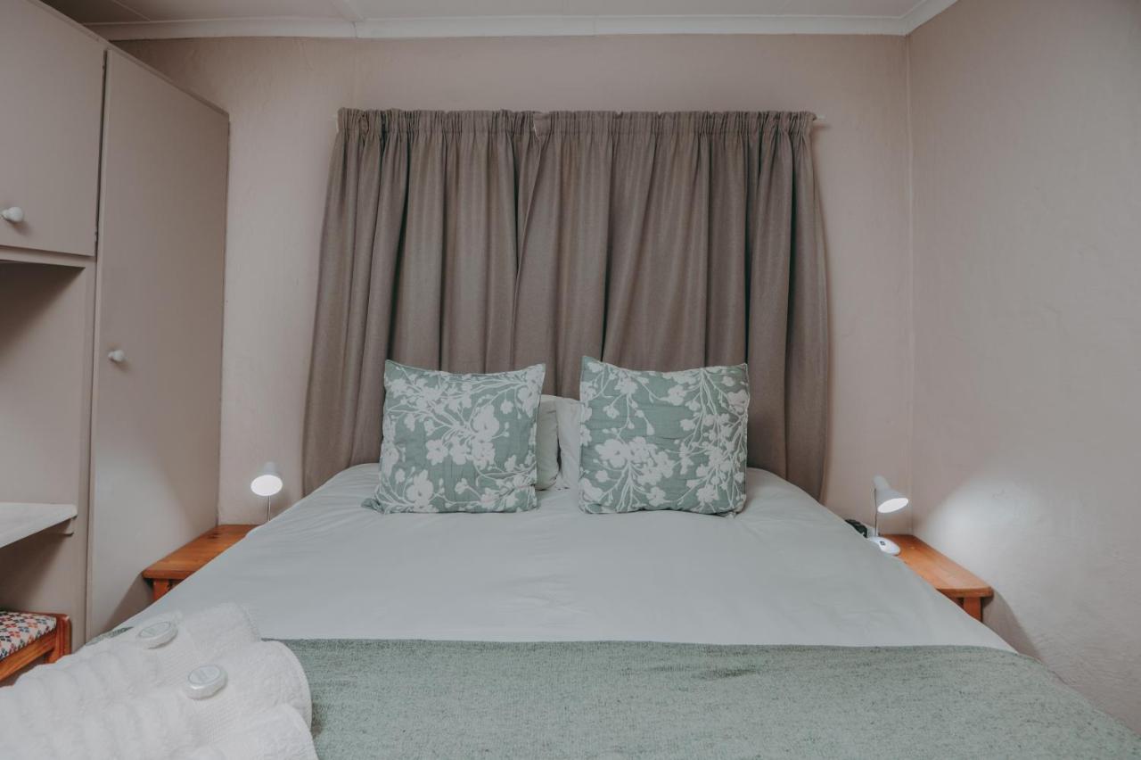 Cosy Cottages Guesthouse Potchefstroom Exteriör bild