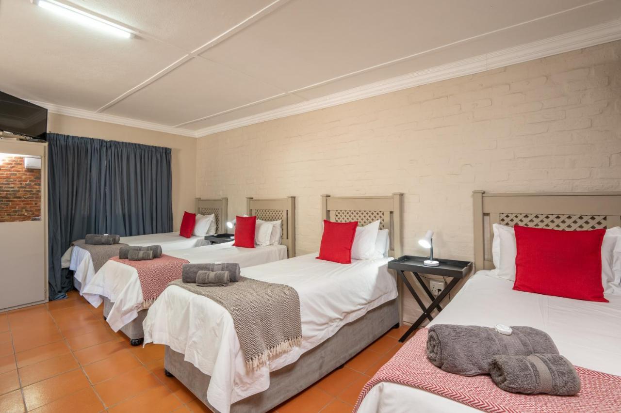 Cosy Cottages Guesthouse Potchefstroom Exteriör bild
